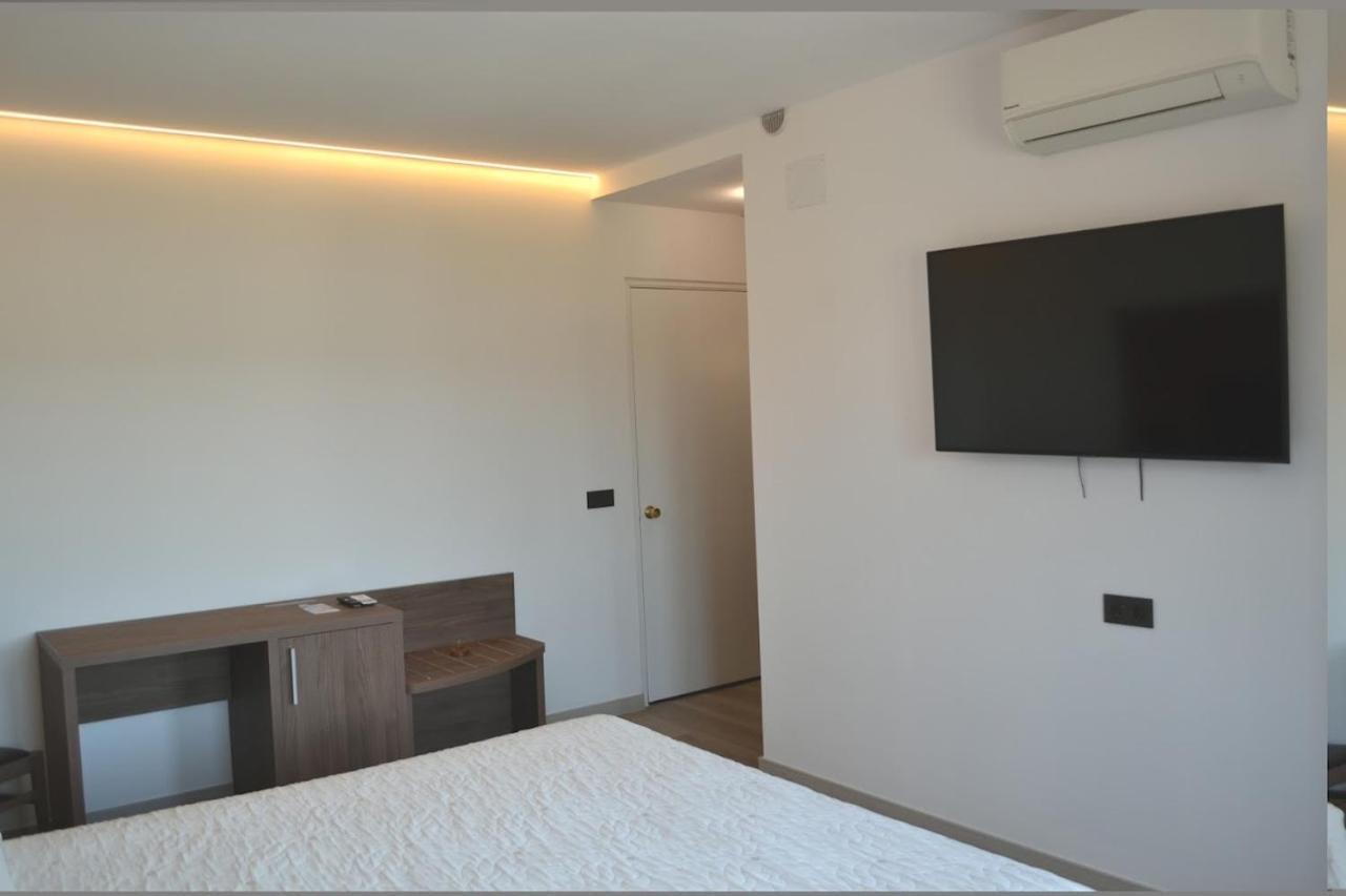 Hotel Gran Sol Сольсона Экстерьер фото
